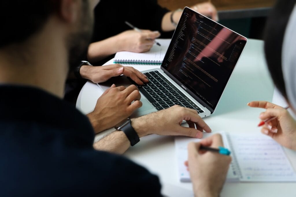 Flat-Rate Pricing for SaaS: When One Simple Price Works—and When It Fails Flat rate pricing SaaS business software pricing strategy